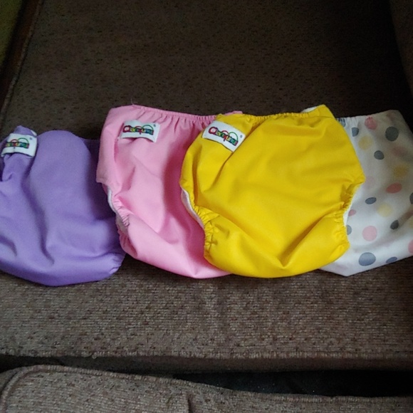 4 pocket cloth diapers - Picture 2 of 3